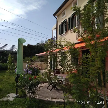 Alle Rose Barcolane Oda ve Kahvaltı 3*